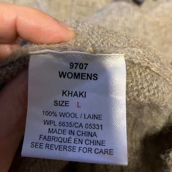 Vintage Woolrich 100% Wool Large Sweater Vest, Khaki Gray - Picture 6 of 6